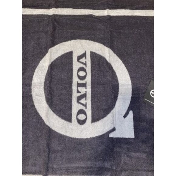 NWT Volvo Iron Mark Beach Towel 70x140cm - Picture 2 of 3